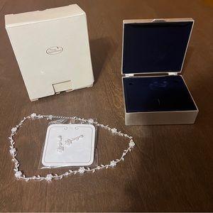 Things Remembered Floral Necklace Set Earrings Silver Tone With Metal Box New